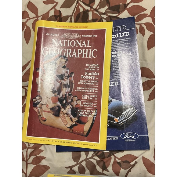 Vintage 1982 National Geographic Magazine Lot Nov Dec Lions Pueblo Pottery Ads - Picture 5 of 6